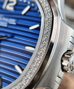 Patek Philippe nautilus 7118 blue dial stone bezel 35.2mm