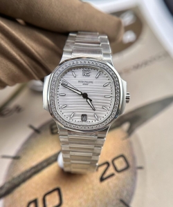 Patek Philippe nautilus 7118 with stone bezel 35.2mm