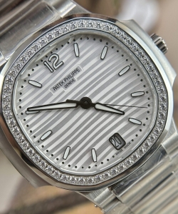 Patek Philippe nautilus 7118 with stone bezel 35.2mm