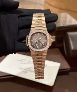 Patek Philippe nautilus 5724 gold wrapped diamond moissanite 40mm