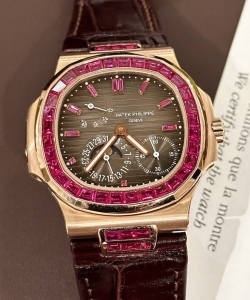 Patek Philippe nautilus 5724 gold wrapped with ruby bezel 40mm