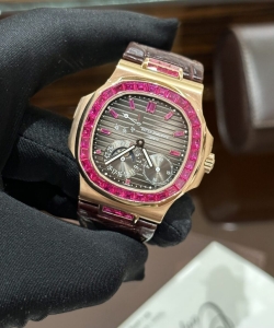 Patek Philippe nautilus 5724 gold wrapped with ruby bezel 40mm