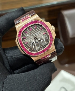 Patek Philippe nautilus 5724 gold wrapped with ruby bezel 40mm