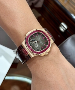 Patek Philippe nautilus 5724 gold wrapped with ruby bezel 40mm