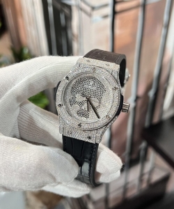 hublot classic fusion with moissanite leather strap 42mm