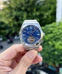 vacheron constantin overseas 6000v tourbillon blue dial 42.5mm