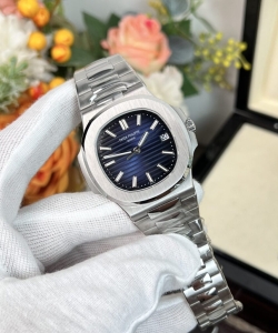 Patek Philippe nautilus 5711 refined full like auth 40mm