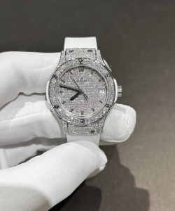 hublot classic fusion white full moissanite diamonds 33mm