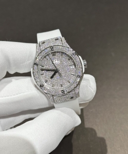 hublot classic fusion white full moissanite diamonds 33mm