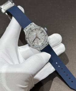 hublot classic fusion blue rubber strap moissanite diamond 33mm