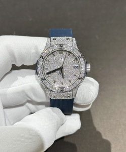 hublot classic fusion blue rubber strap moissanite diamond 33mm