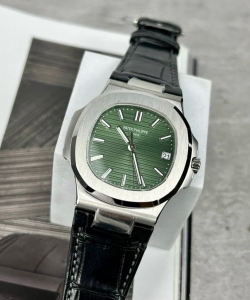 Patek Philippe nautilus 5711 leather strap green dial 40mm