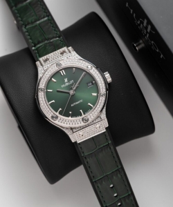 hublot classic fusion titanium green full diamond 38mm