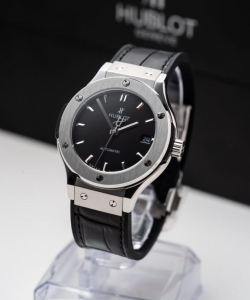 hublot classic fusion titanium black 38mm