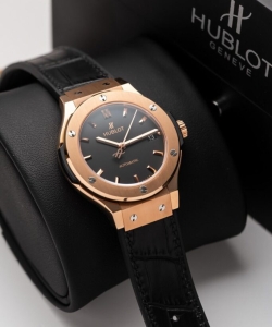 hublot classic fusion king gold black 38mm