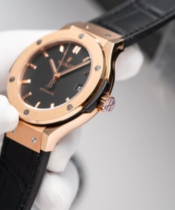 hublot classic fusion king gold black 38mm