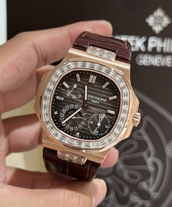 Patek Philippe nautilus 5724r gold wrapped moissanite diamond 40mm