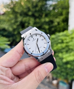 hublot classic fusion white dial 42mm