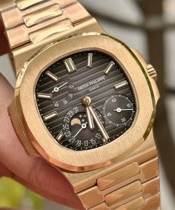 Patek Philippe nautilus 5712 full function 40mm