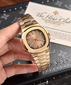 Patek Philippe nautilus 5711 brown dial rose gold case 40mm