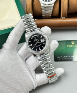 Rolex day-date 228236 wathc weight 167gr black dial 40mm