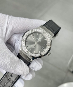 hublot classic fusion diamonds grey 38mm