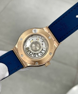 hublot classic fusion blue with diamond bezel 38mm