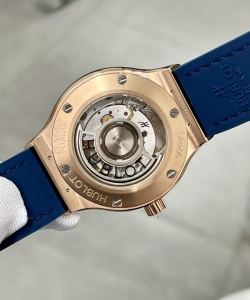 hublot classic fusion king gold blue 38mm