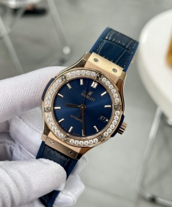 hublot classic fusion king gold blue 38mm