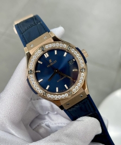 hublot classic fusion king gold blue 38mm