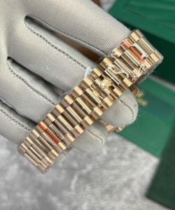 Rolex day-date 228235 rose gold chocolate dial v2 40mm