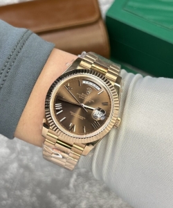 Rolex day-date 228235 rose gold chocolate dial v2 40mm