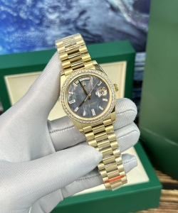 Rolex day-date super watch mother-of-pearl dial with diamonds 40mm