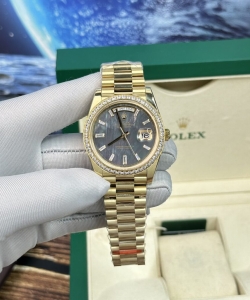 Rolex day-date super watch mother-of-pearl dial with diamonds 40mm