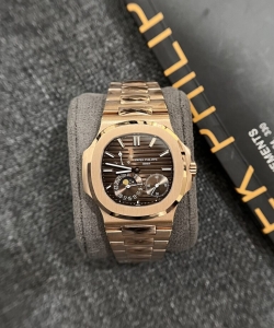 Patek Philippe nautilus 5712r rose gold chocolate dial 40mm