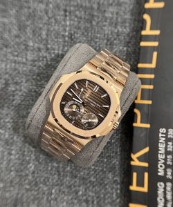 Patek Philippe nautilus 5712r rose gold chocolate dial 40mm