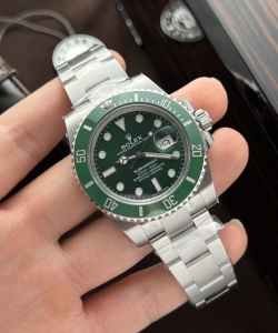 Rolex submariner 116610lv hulk 40mm