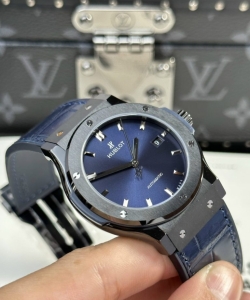 hublot classic fusion ceramic refined blue dial 42mm