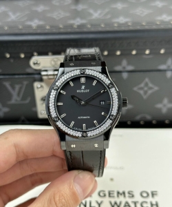 hublot classic fusion ceramic with stone swarovski refined 42mm