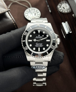 Rolex submariner 124060ln black dial 41mm