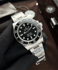 Rolex submariner 124060ln black dial 41mm