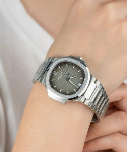 Patek Philippe nautilus 7118 grey dial 35.2mm