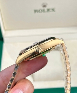 Rolex day-date 228238 yellow dial president strap 40mm