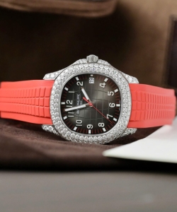 Patek Philippe aquanaut 5167 rep custom moissanite diamonds red rubber strap 40mm