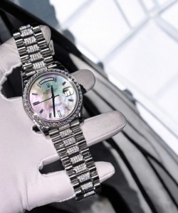 Rolex day-date dial mother of pearl moissanite diamonds hong kong 40mm