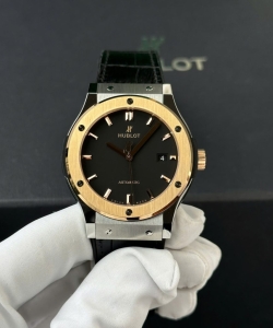 hublot classic fusionblack dial king gold bezel 42mm