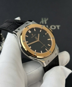 hublot classic fusionblack dial king gold bezel 42mm