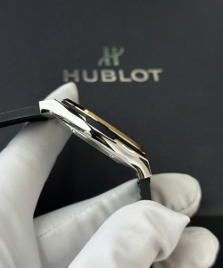 hublot classic fusionblack dial king gold bezel 42mm