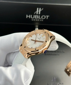 hublot classic fusion king gold womens white 33mm