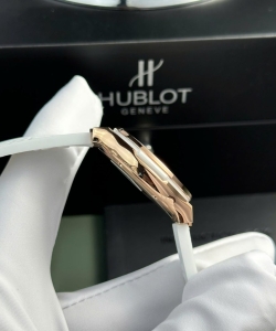 hublot classic fusion king gold womens white 33mm